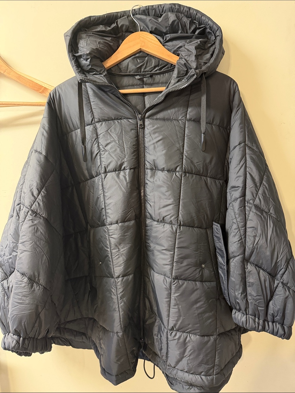 Zara Quilted Hooded Puffer Coat in Charcoal Size M